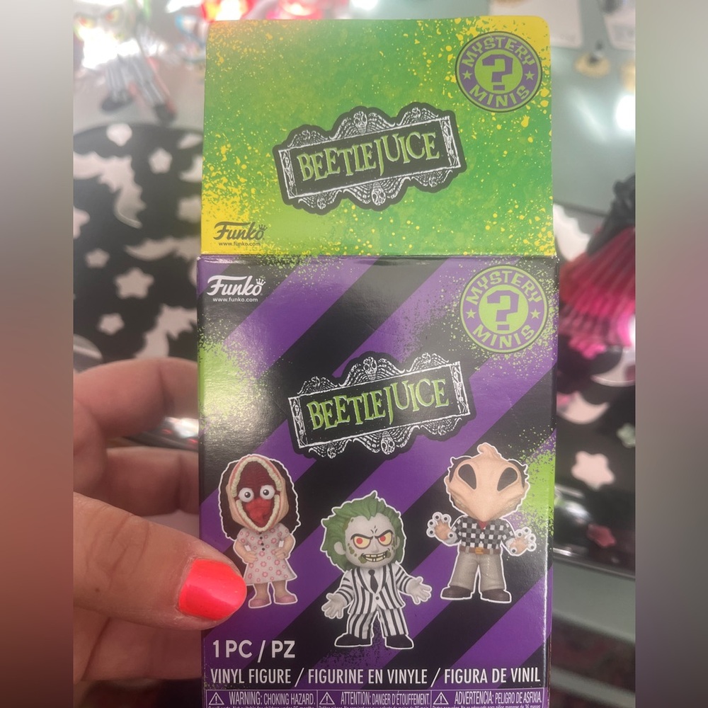 Funko Mystery Minis Beetlejuice Vinyl Figure Set of 3 - Picture 5 of 8